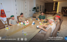 رئيس الأركان يطّلع على مستجدات عمل اللجنة العسكرية (5+5)