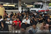 ترحيل 52 مهاجرًا غير شرعيًا من الجنسية الصومالية عبر مطار معيتيقة