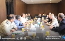 وفد من الخارجية البريطانية يبحث التعاون مع مطار بنينا الدولي