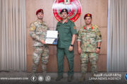 رئيس الأركان العامة يُكرّم آمر عمليات اللواء 106 قوات خاصة بعد تخرجه من الكلية البحرية الأمريكية
