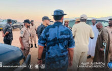 وزير الدولة لشؤون الهجرة يتفقد مواقع في الكفرة ويؤكد مواصلة معالجة الملف