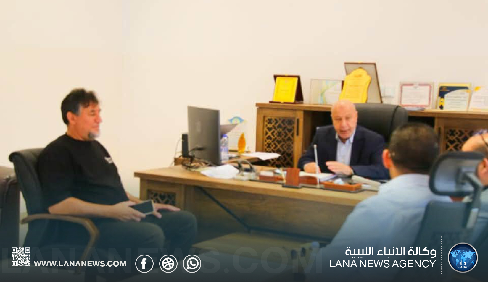 وزير التربية والتعليم يتابع توزيع المستلزمات المدرسية
