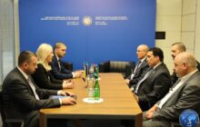 المنفي يلتقي في باكو بالرئيس الأذربيجاني وبرئيسة مجلس رئاسة البوسنة والهرسك