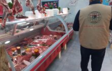 مفتشو الرقابة على الأغذية فرع الجفارة يُواصلون جولاتهم على محال بيع اللحوم