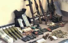 العثور على أسلاحة وذخائر وقواذف داخل منزل بمدينة الخمس