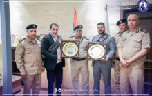 بنغازي| تقديم نوط الشجاعة للسيد وزير الداخلية بالحكومة الليبية ووكيل الوزارة