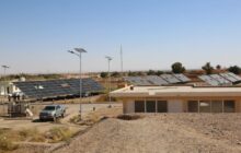 تركيب مجموعة ألواح إنتاج الطاقة الشمسية بمحطة مياه مدينة سوكنة