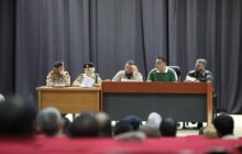 تسليم الدفعة الخامسة من صكوك التعويضات على متضرري السيول بدرنة.