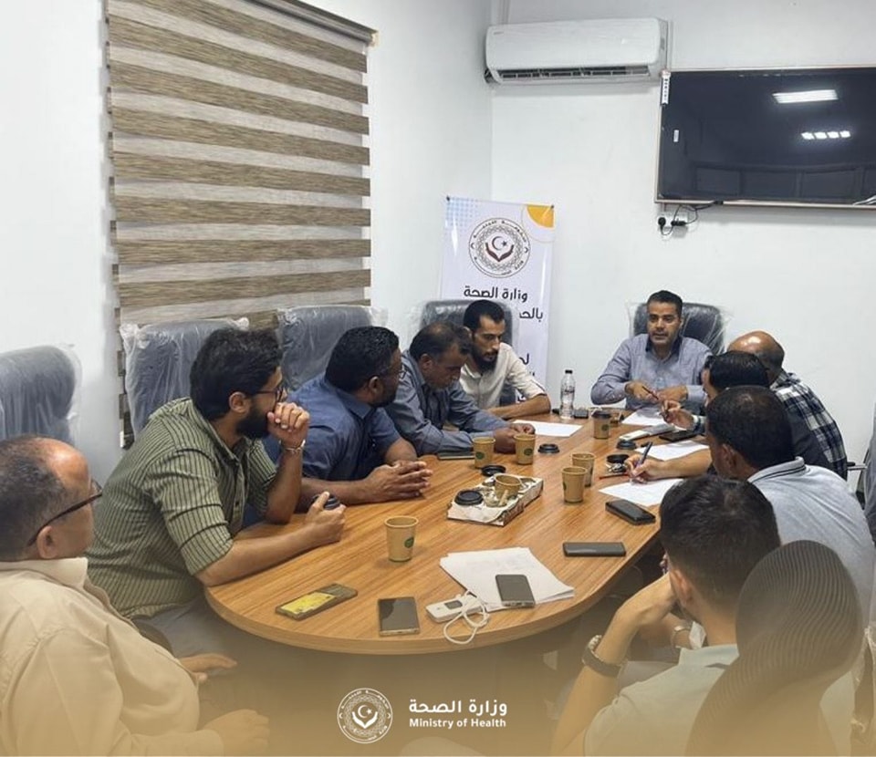 لجنة الطوارئ بدرنة تتابع إعادة تأهيل العيادات المتضررة بالمدينة 