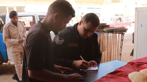 جهاز الحرس البلدي بنغازي يغلق عددا من المطاعم والمخابز لوجود عدة مخالفات