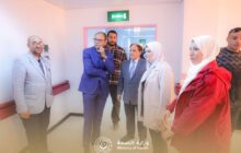 وزير الصحة بالحكومة الليبية يطلع على امتحانات الزمالة العربية في مركز بنغازي الطبي