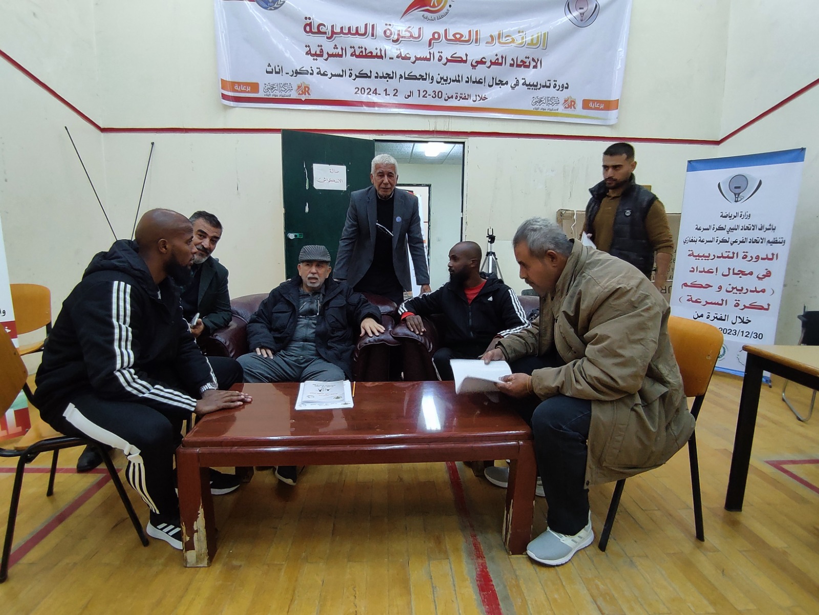 بدء الدورة التدريبية الأولى في مجال إعداد المدربين والحكام الجدد لكرة السرعة ببنغازي
