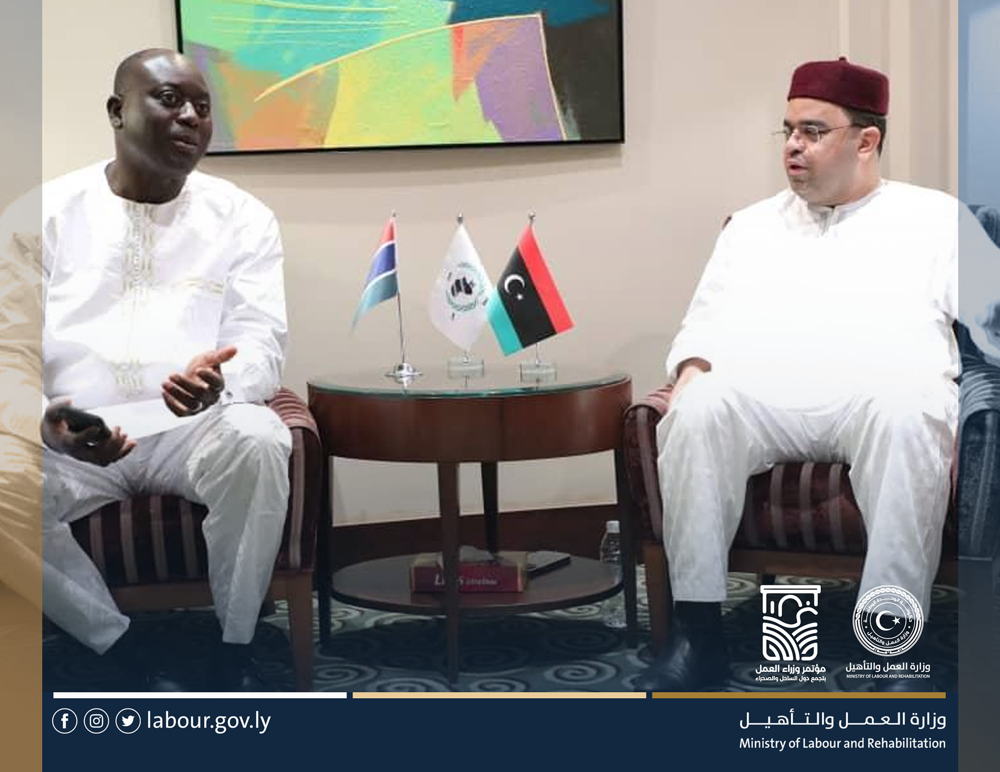 وزير العمل يؤكد على أهمية توفير بيئة عمل أمنة للعمالة الوطنية والوافدة