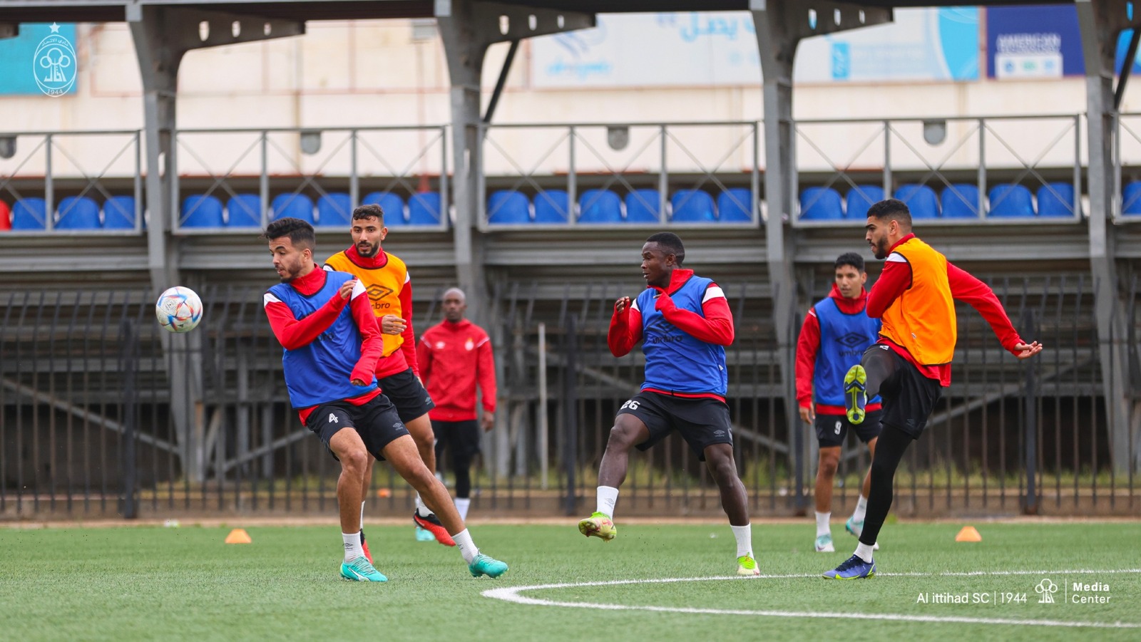 اليوم .. الاتحاد يستضيف الأولمبي على ملعب الجميل