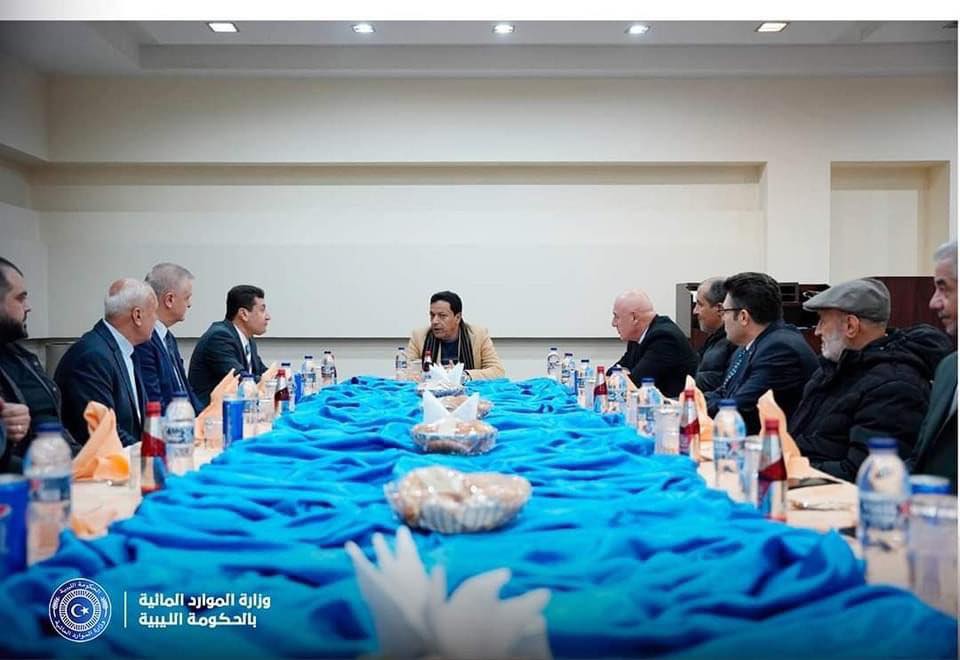 وزارة الموارد المائية تُقيّم مع شركة تركية وضع السدود في البلاد