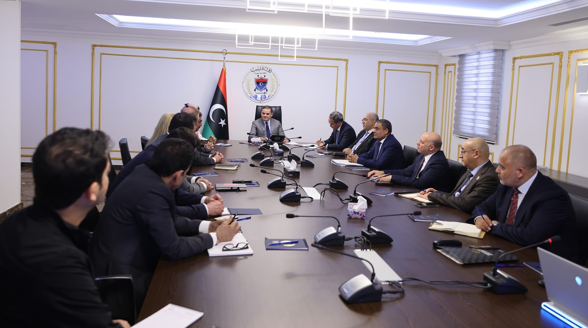 الدبيبة يبحث التعاون في مجال الاستثمار مع رئيس مؤسسة بيكر الدولية