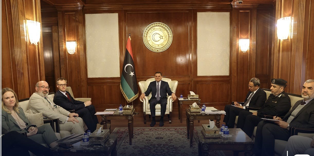 الدبيبة يبحث مع وزير الهجرة بالمملكة المتحدة التعاون في ملف الهجرة عير الشرعية