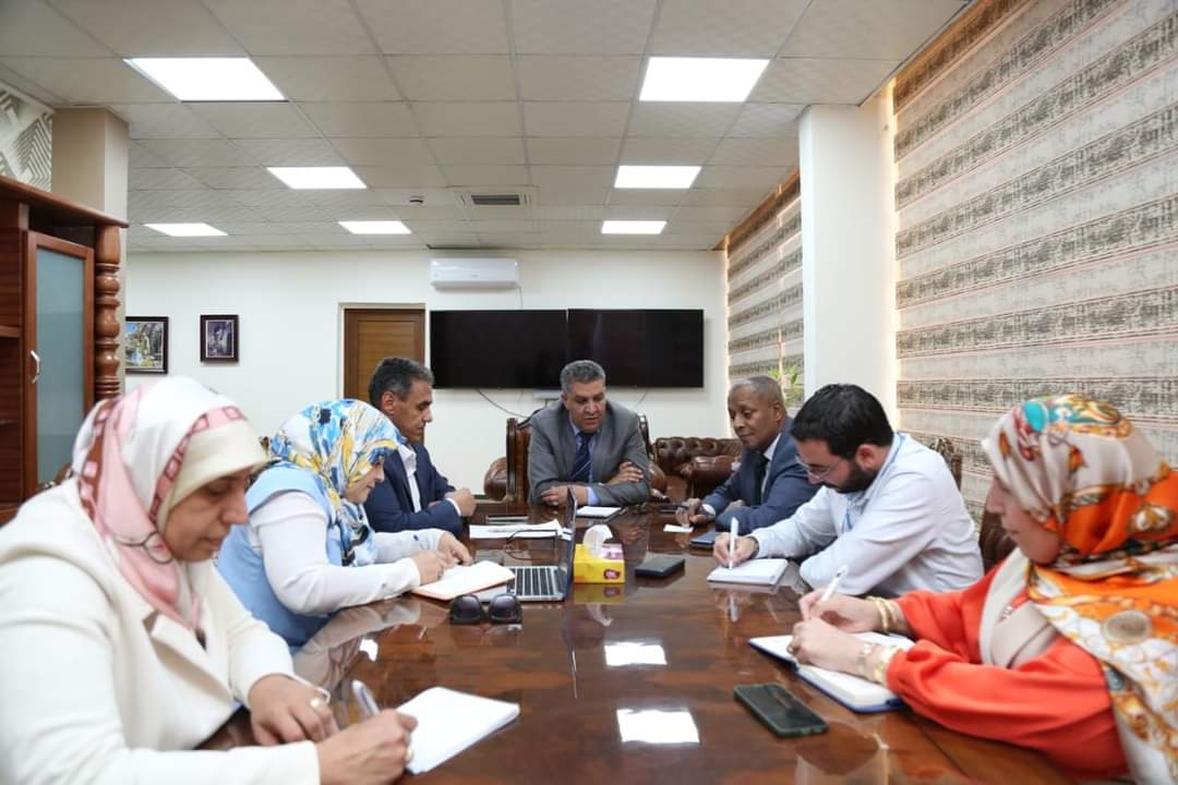 الْمقريف يطّلع على تقرير لجنة التّغذية المدرسية حَول الأسبوع الأول لليوم الدّراسي الكامِل