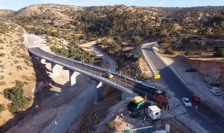 بدء أعمال رصف طريق جسر الباكور تمهيدا لافتتاحه