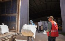 جمعية الهلال الأحمر ترسل مواد متنوعة لتغطية احتياجات اللاجئين بمدينة الكفرة