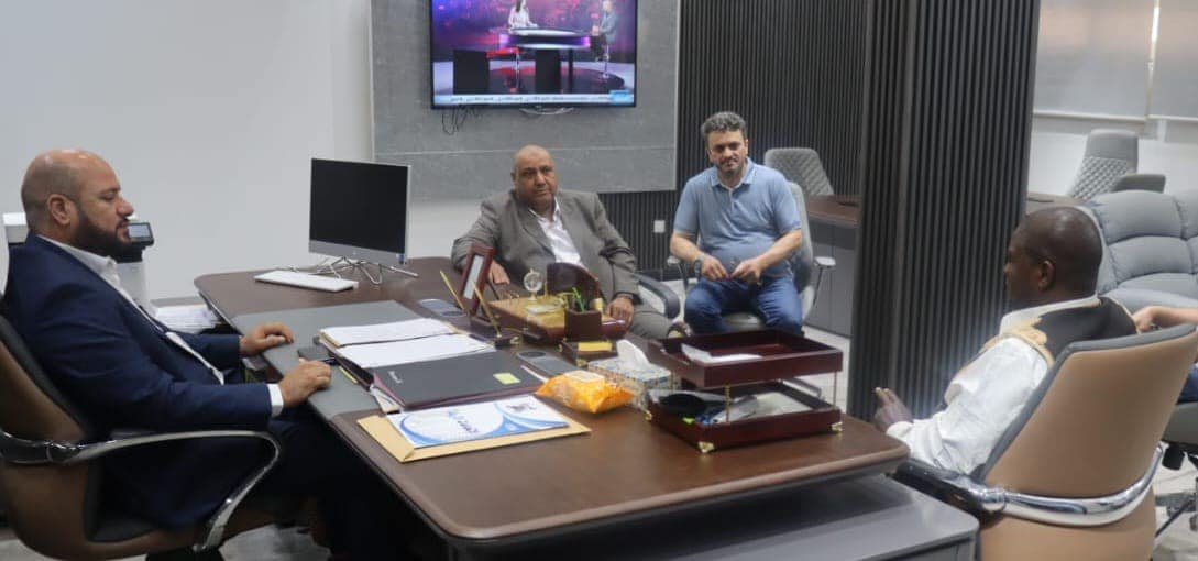 وزير الصناعة الليبية يبحث برنامج الأسرة المنتجة والمشاريع الجديدة بتازربو