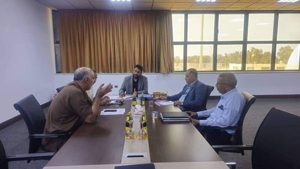وزارة العمل تناقش الإجراءات والحلول المناسبة لمشكلة الشركات المتعثرة والمنسحبة
