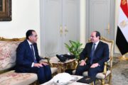 الرئيس المصري يكلف رئيس الحكومة المستقيل بتشكيل حكومة جديدة