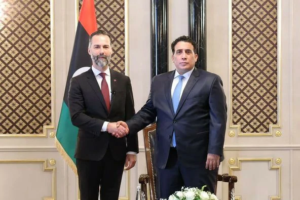 المنفي يتسلم أوراق اعتماد عددا من السفراء الأجانب لبدء عملهم في طرابلس
