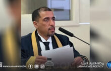 طالب من ذوي الهمم يناقش رسالة الإجازة العالية بجامعة مصراتة