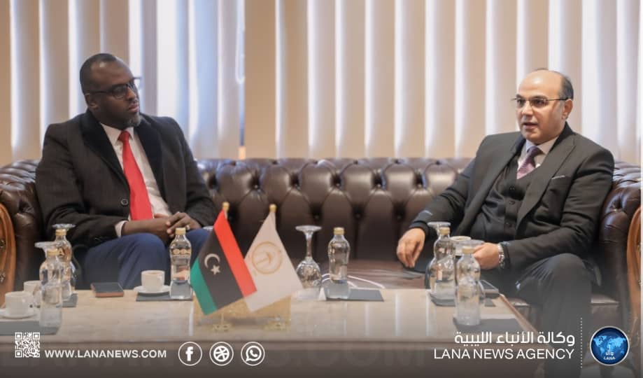 وزير الدولة لشؤون الهجرة يبحث مع عميد بلدية بنغازي خطط مواجهة الهجرة غير الشرعية