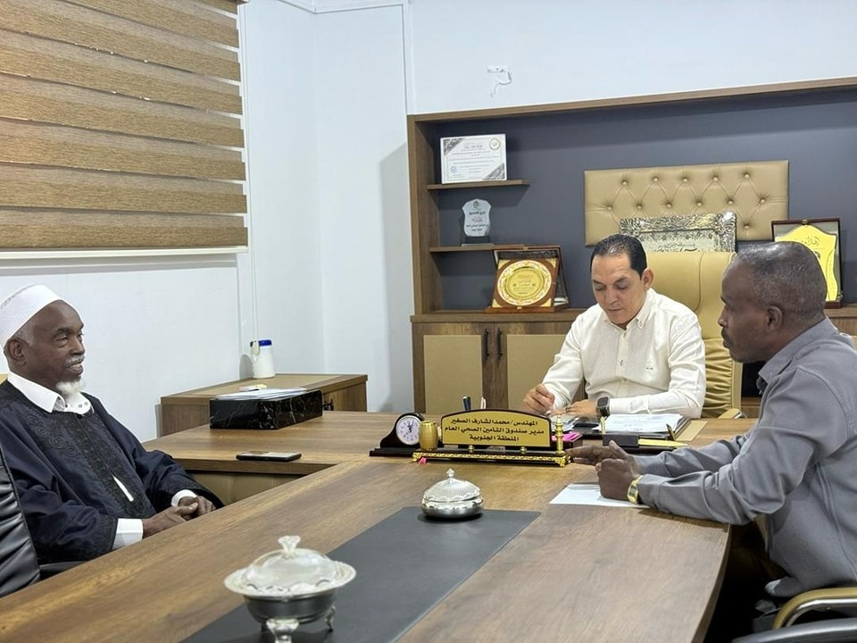 مدير صندوق التأمين الصحي بالجنوب يبحث سبل تحسين الخدمات الصحية لمتقاعدي الغريفة