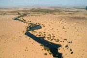 مؤسسة النفط : نعمل على إيقاف تسرب النفط من أنبوب بجنوب مدينة الزاوية