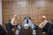 وزير الداخلية يناقش تحديات برنامج الأمن السيبراني ومجلة كلية الدراسات الأمنية