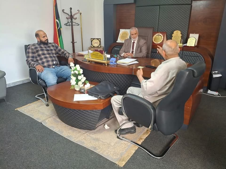 وزير الزراعة يبحث مقترح إنشاء فرع للشرطة الزراعية في زويتينة وسلطان