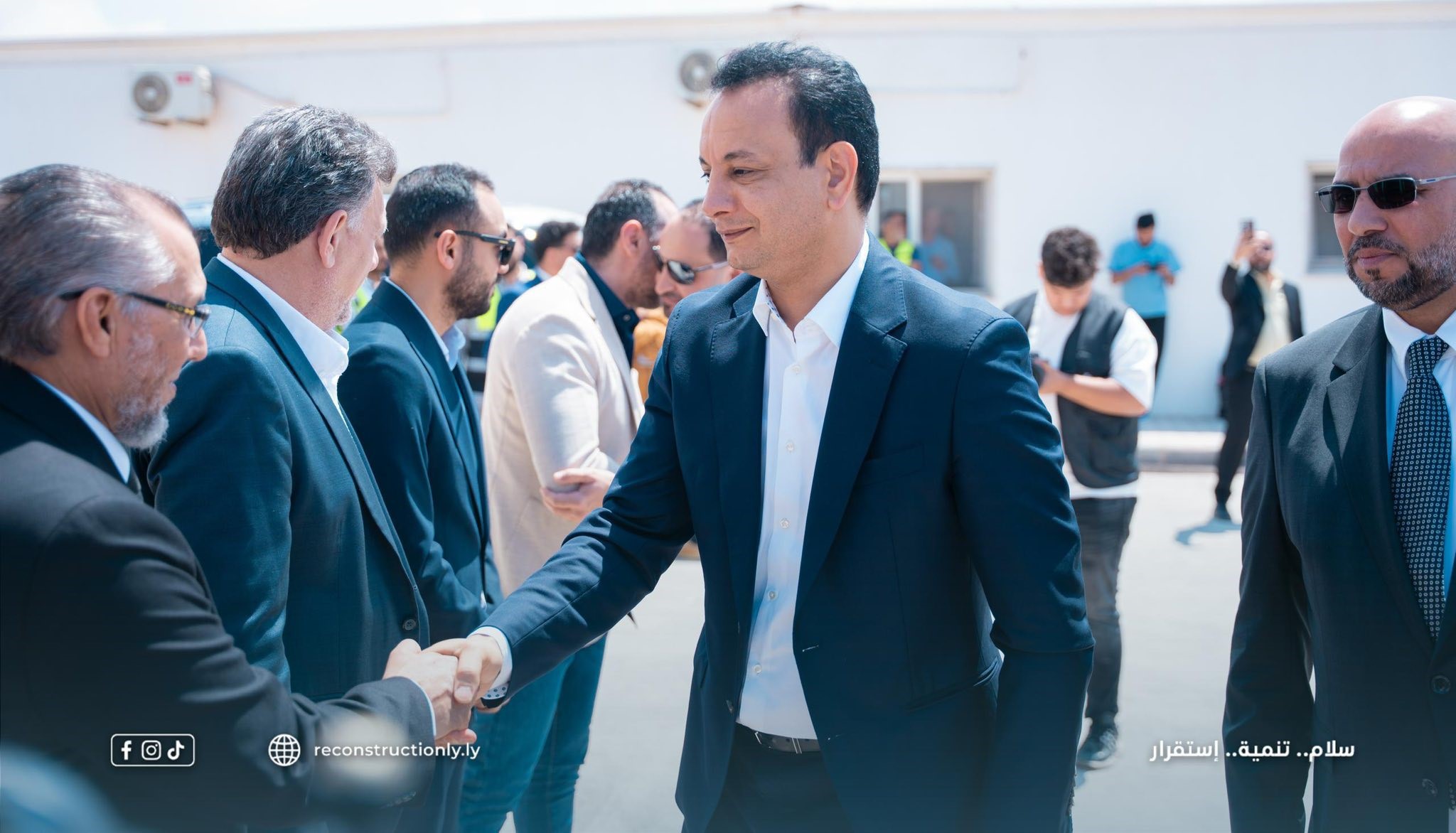 مدير عام صندوق التنمية يزور موقع إنشاء مطار بنغازي الدولي الجديد