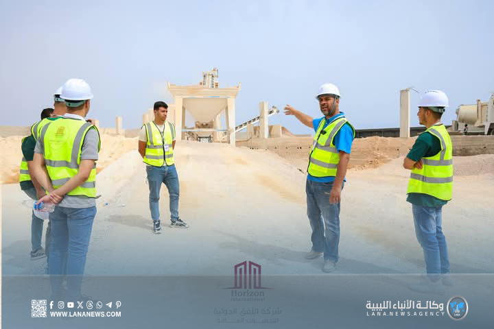 طلاب كلية الهندسة بجامعة سرت يزورون شركة الأفق الدولية