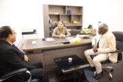 وزير العمل والتأهيل يتابع سير العمل بإدارة الشؤون الإدارية والمالية في سرت