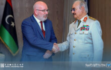 القائد العام يبحث مع السفير البريطاني تطورات المشهد الليبي وتعزيز التعاون الثنائي