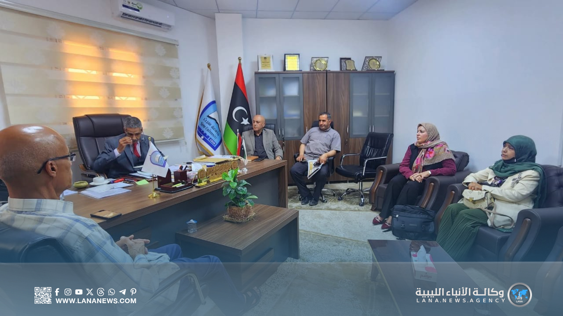 اجتماع بجامعة سرت لمناقشة خُطة تطوير مركز الاستشارات والبحوث