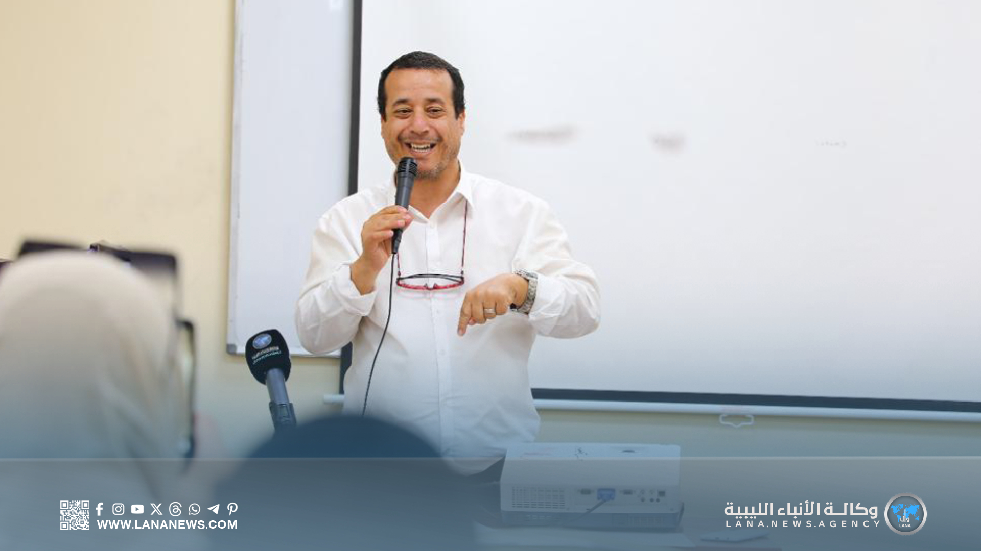 كلية الآداب قمينس تحتفل باليوم الوطني لتقنية المعلومات 