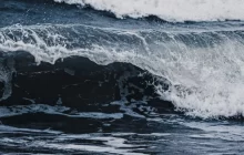 تحذيرات من موجات تسونامي بعد زلزال ضرب الساحل الشرقي لروسيا