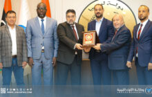 وزراء الحكومة يكرمون أمين عام مجلس الوزراء لدعمه المتواصل