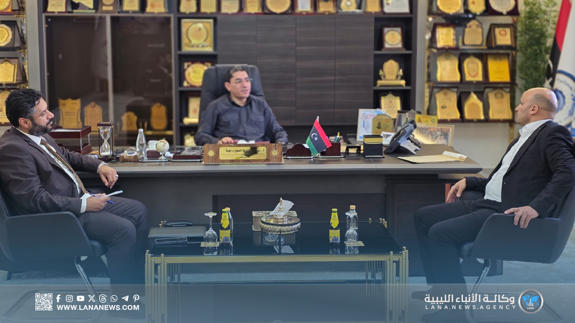 وزير العمل يبحث مع مدير مكتب درنة احتياجات دعم وتطوير الخدمات