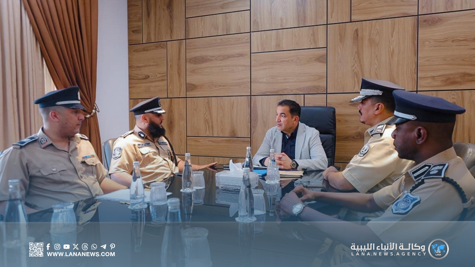 وزير الداخلية يبحث مكافحة الهجرة وتحسين قدرات الإطفاء في الواحات