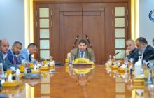 رئيس مؤسسة النفط يؤكد التزام المؤسسة بخطتها لزيادة الإنتاج النفطي