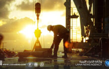 ارتفاع طفيف في أسعار النفط مع ترقب نتائج المحادثات الأمريكية الروسية