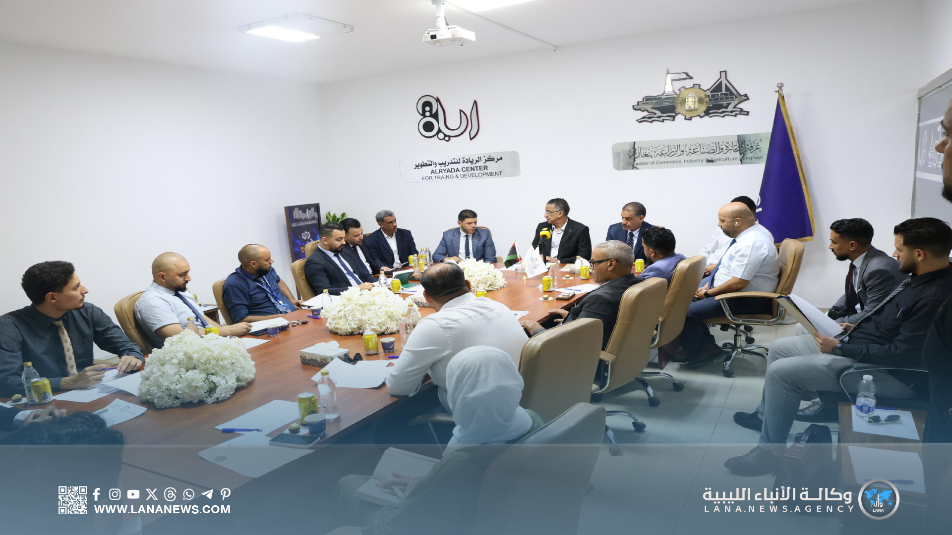 غرفة تجارة بنغازي تبحث مع المصارف آليات تفعيل منظومة الدفع الإلكتروني