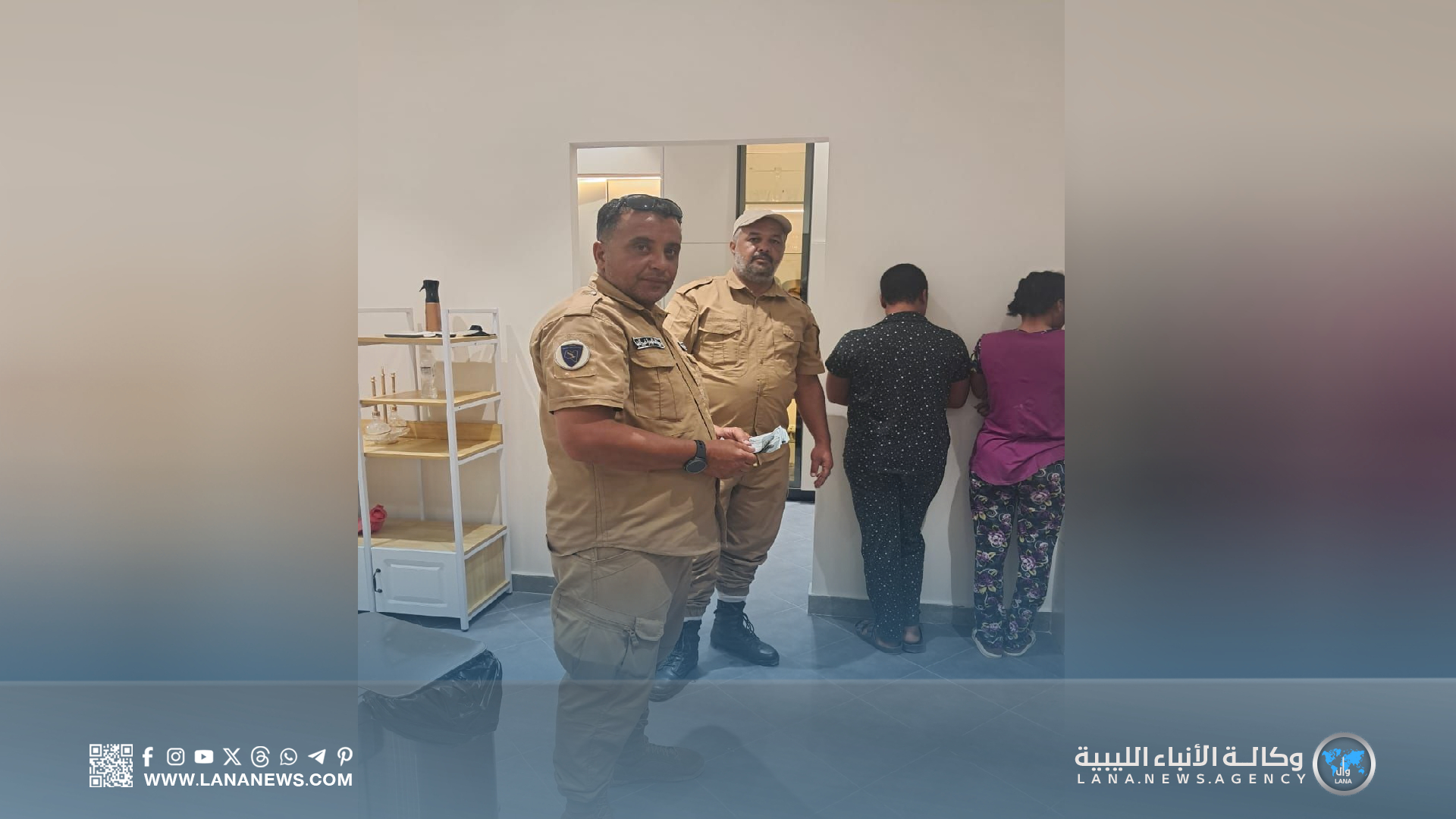 ضبط عمالة وافدة مُتهمة بسرقة مبلغ مالي من منزل مواطن في بنغازي