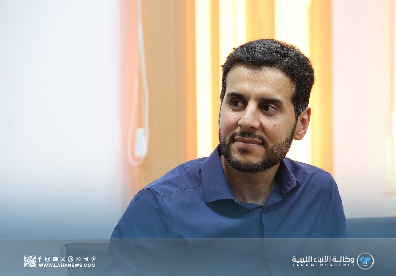 وزارة الصحة تكرم الطبيب الليبي الزائر «منير بالريش» 