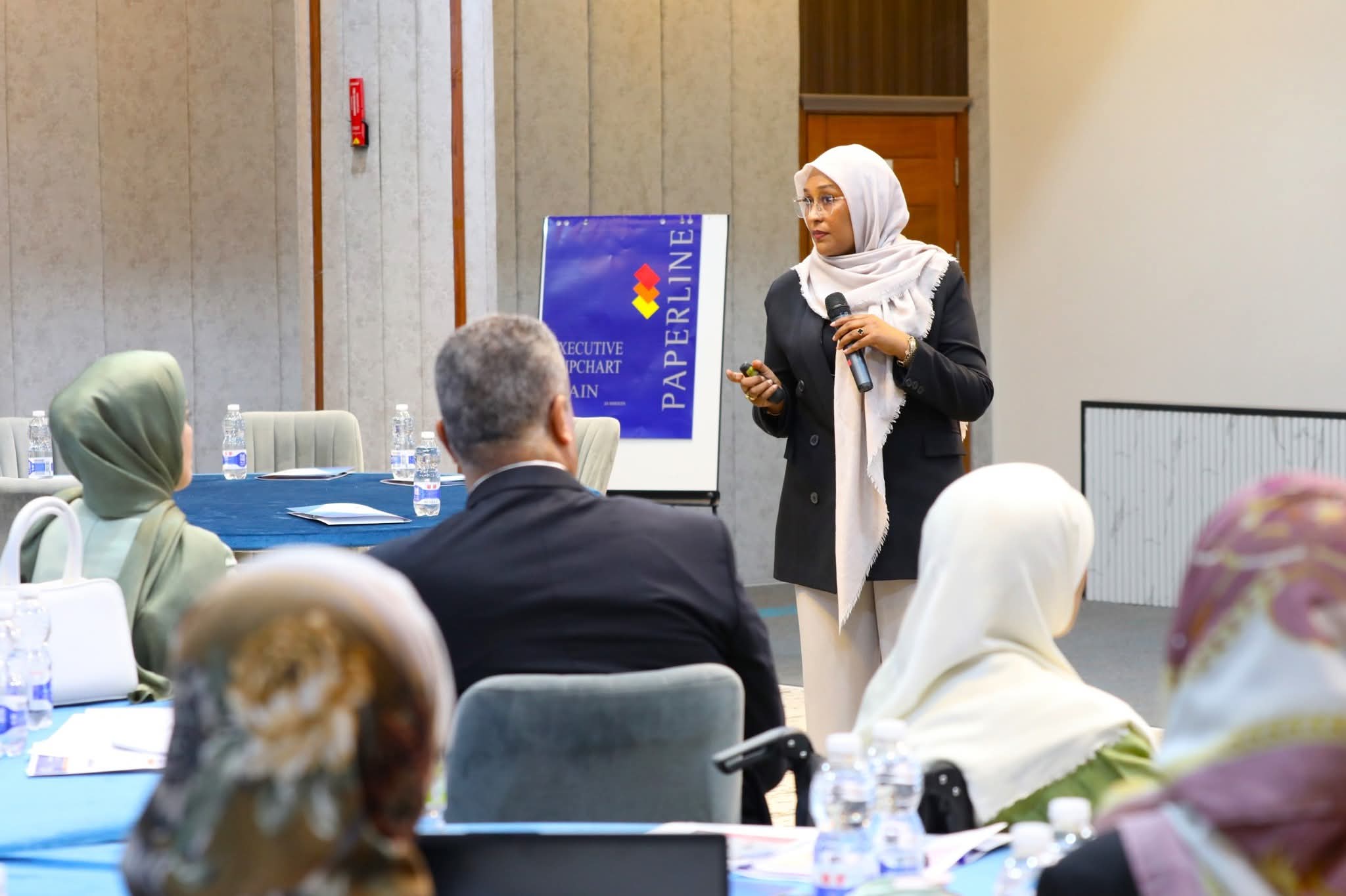 جلسة تشاورية لتعديل مدونة السلوك لمناهضة العنف ضد المرأة بالانتخابات